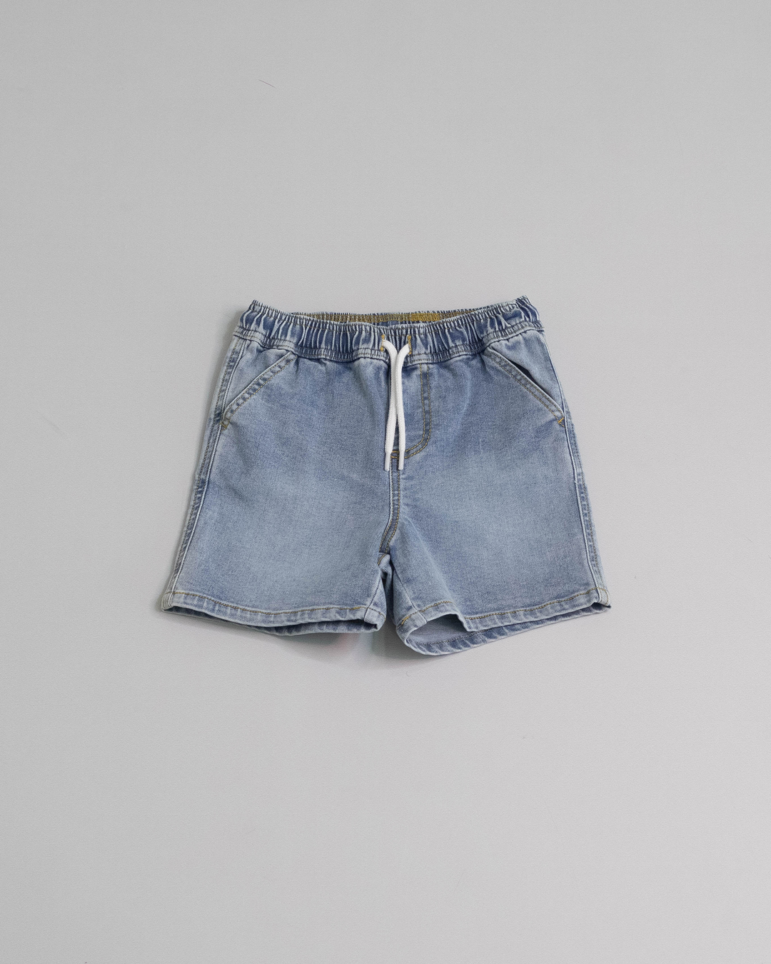 Short de jean con ajustador