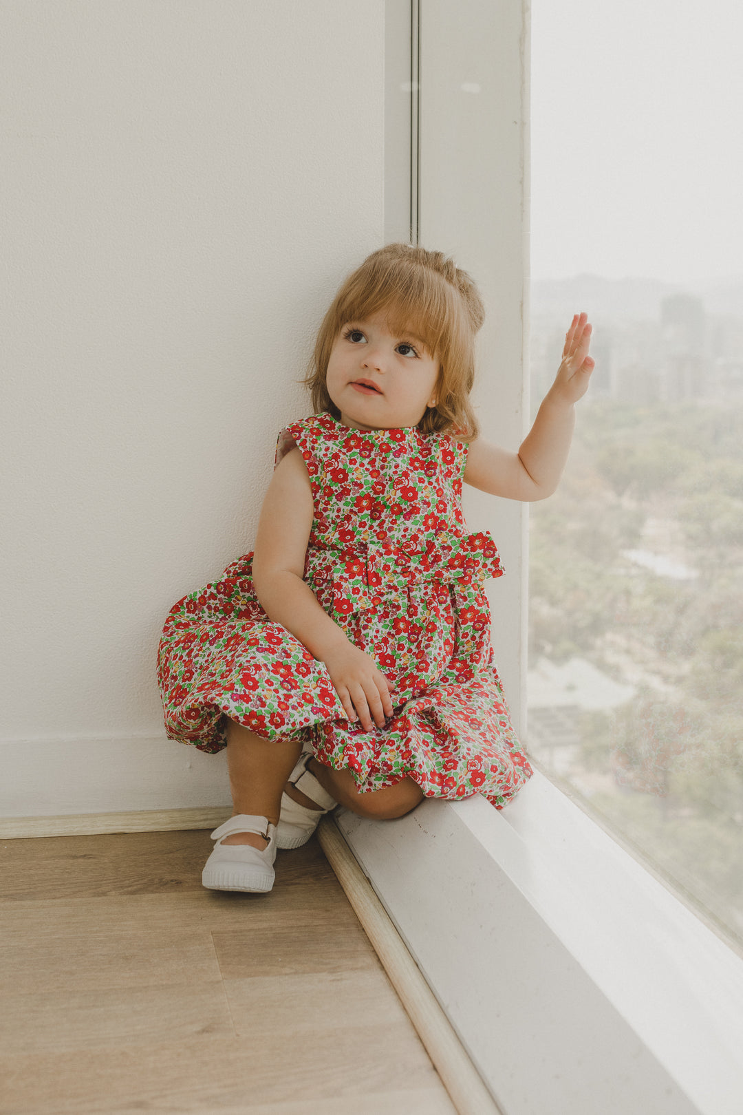 Vestido con estampado de flores multicolor