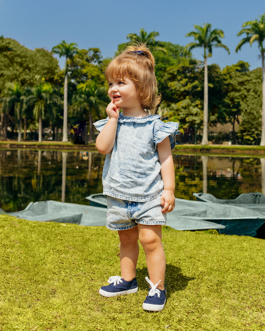 Blusa sin mangas chambray con volantes