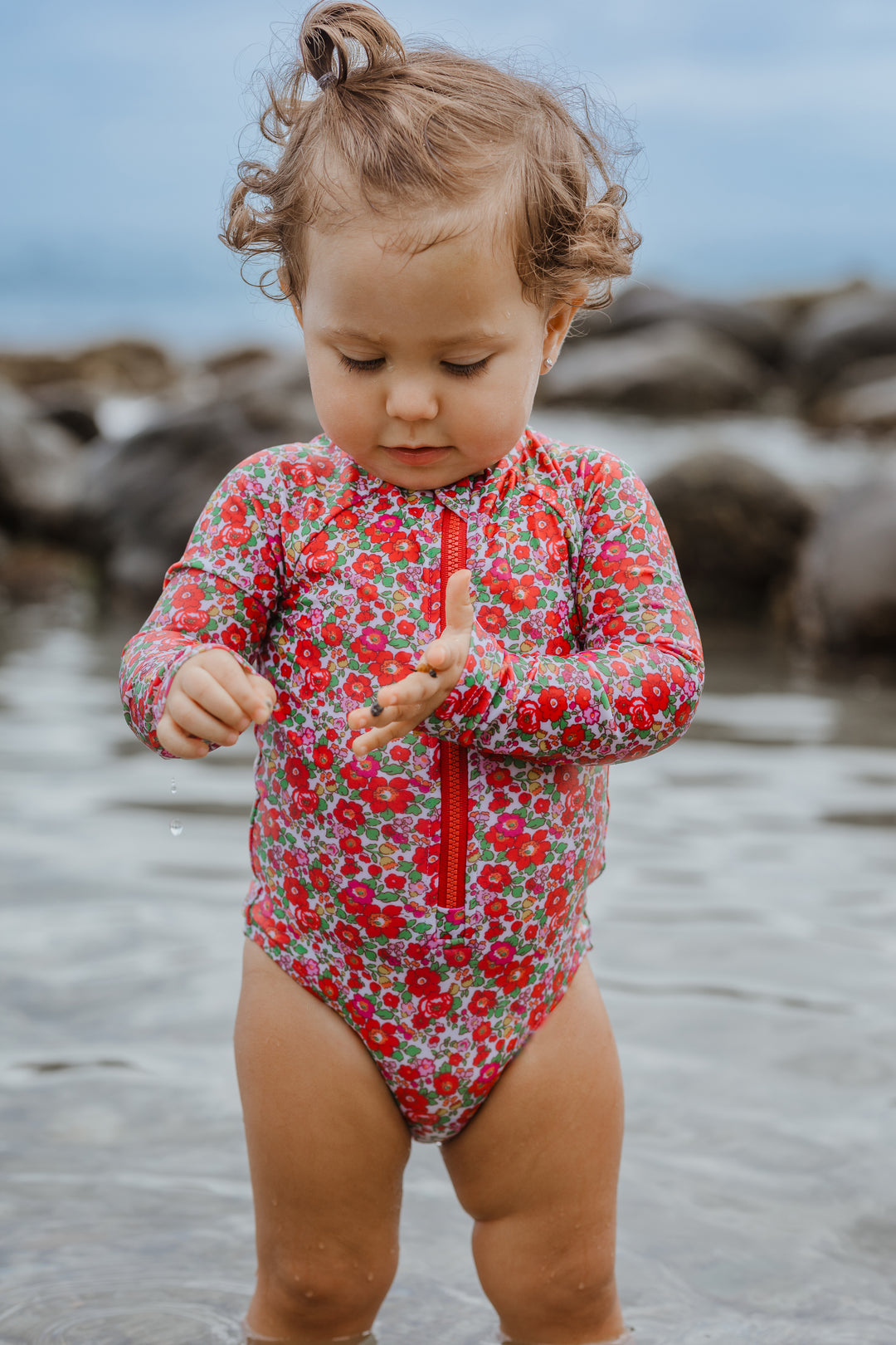 Traje de baño manga larga con estampado de flores multicolor