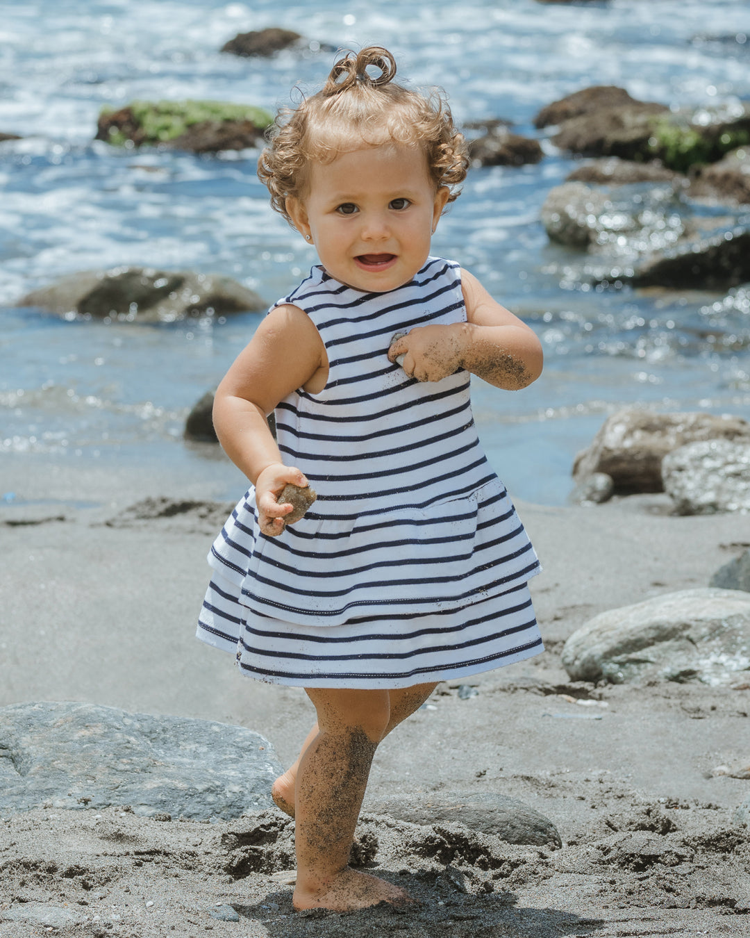 Vestido sin mangas con rayas blancas y azules