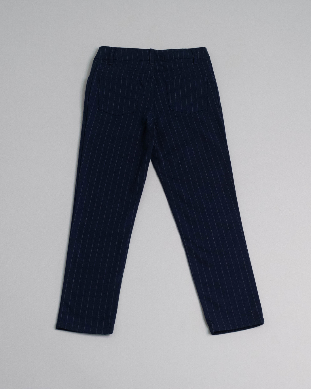 Pantalón de twill azul con rayas