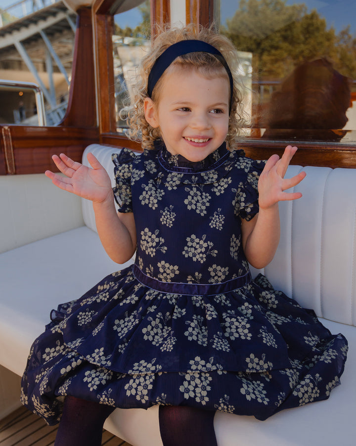 Vestido con estampado de flores metalizadas