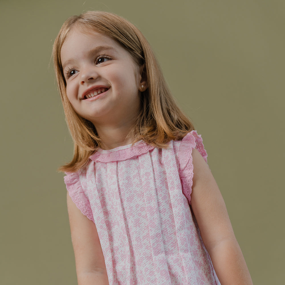 Vestido de Piqué Blanco Sin Mangas con Estampado de Flores Rosadas para Bebé Niña
