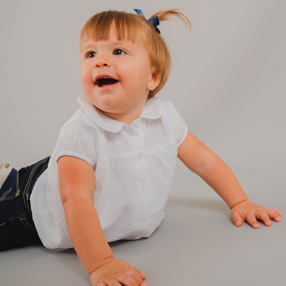 Blusa Blanca Manga Corta con Textura de Rayas, para Bebé Niña