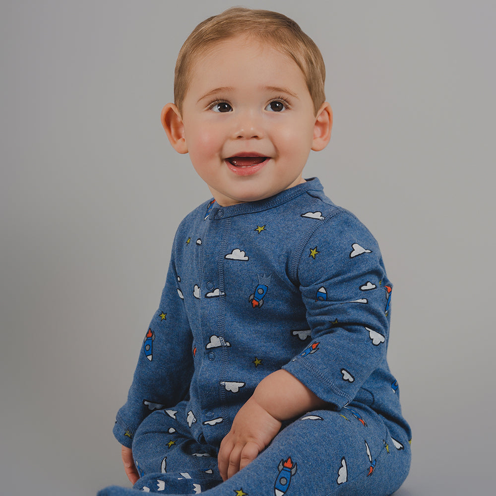 Pijama Azul de Algodón con Estampado de Nubes y Cohetes para Bebé Niño