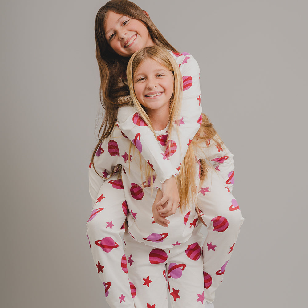 Pijama Color Hueso de Algodón con Estampado de Planetas y Estrellas Rosadas para Niña