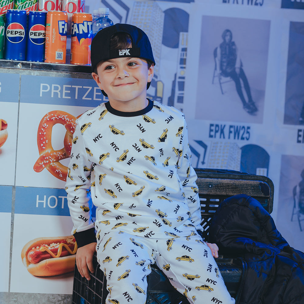 Pijama Blanca de Algodón con Estampado de Taxis y NyC para Niño