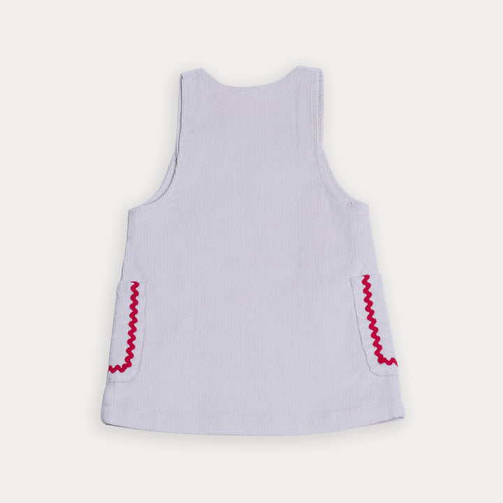 Vestido De Corduroy Arena Con Detalles En Rojo Para Bebe Niña