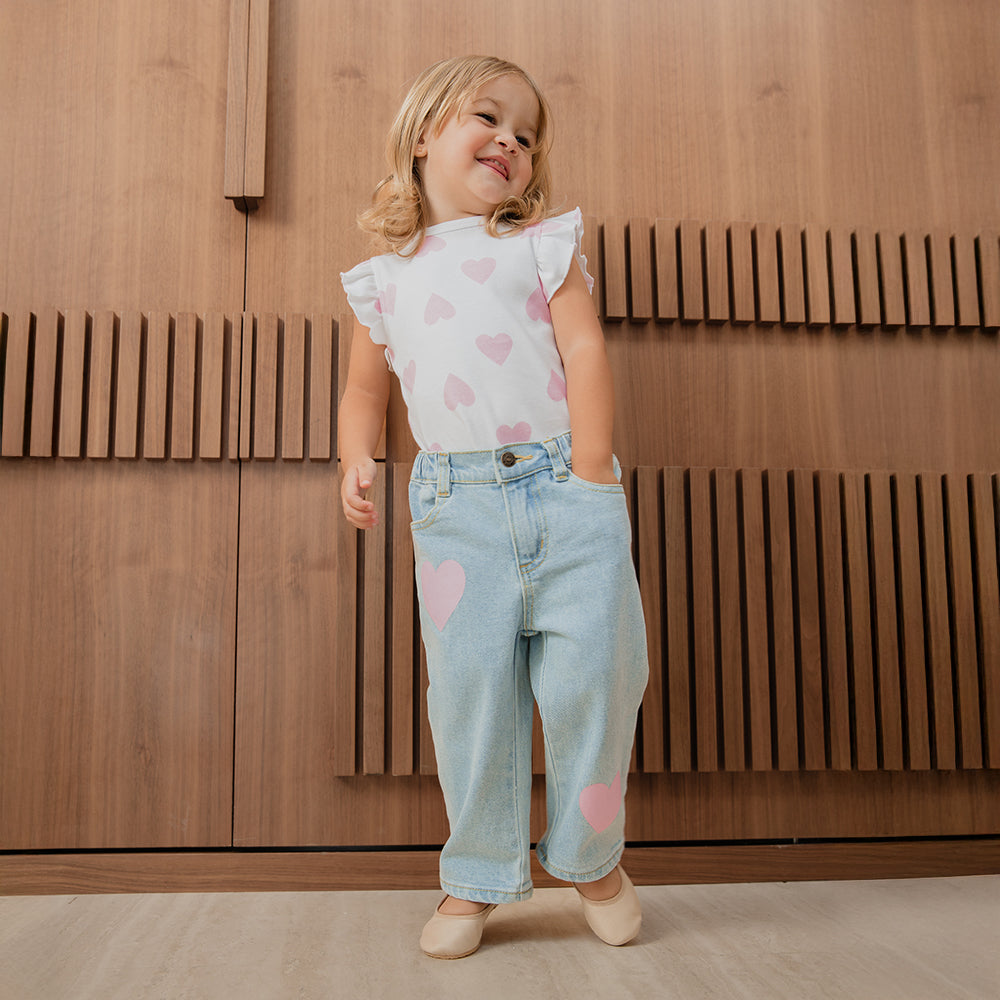 Jean Azul Claro Con Estampado De Corazones Rosados Para Bebe Niña