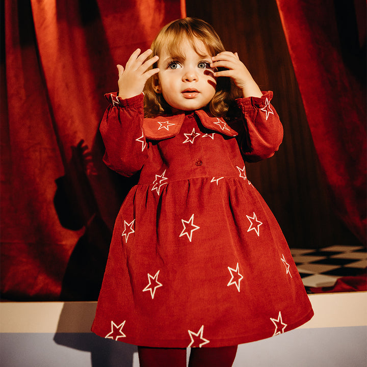 Vestido De Corduroy Vinotinto Con Bordados De Estrellas Crema Para Bebe Niña