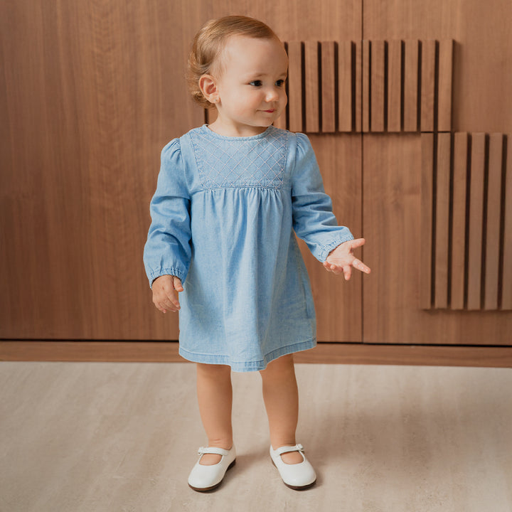 Vestido De Jean Azul Claro Manga Larga Con Detalle Bordado En Rosado Para Bebe Niña