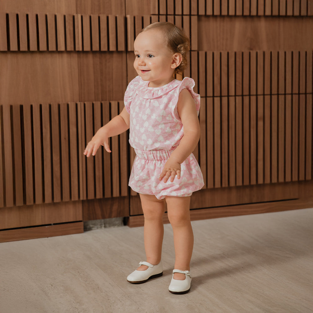 Short De Corduroy Rosados Con Estampado De Corazones Blancos Para Bebe Niña