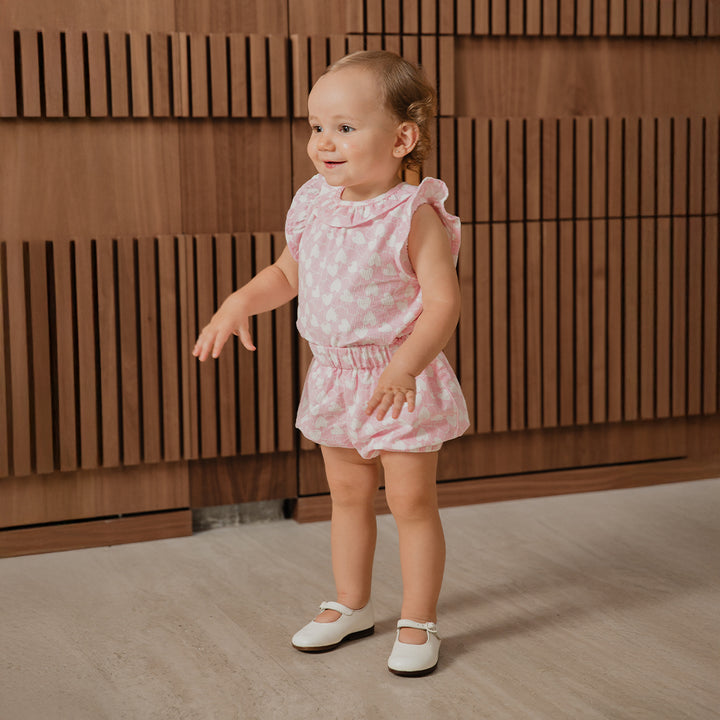 Short De Corduroy Rosados Con Estampado De Corazones Blancos Para Bebe Niña