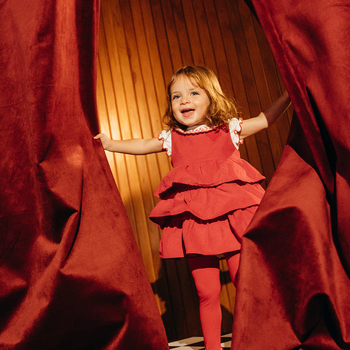 Vestido De Corduroy Rojo Con Volantes Y Parche De Terciopelo Vinotinto De Corazón Para Bebe Niña