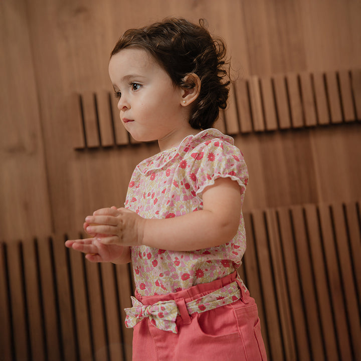 Short De Twill Rosado Guayaba Con Cinturón De Popelina Con Estampado Floral Para Bebe Niña