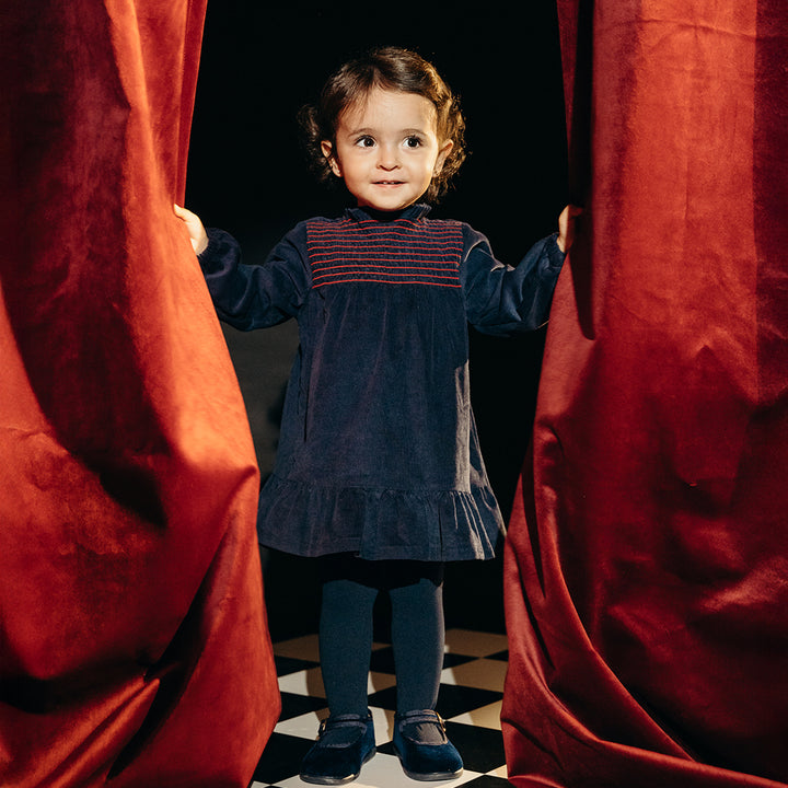 Vestido De Corduroy Azul Marino Manga Larga Con Detalle Bordado Rojo Para Bebe Niña