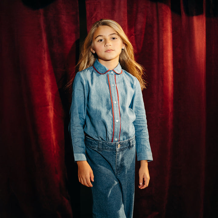 Camisa De Chambray Manga Larga Con Detalle Vinotinto En En Cuello Y Frente Para Niña