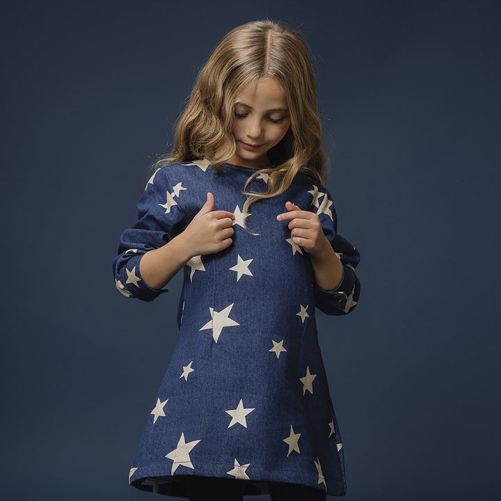 Vestido De Jean Oscuro Con Estampado De Estrellas Doradas Metálicas Para Niña