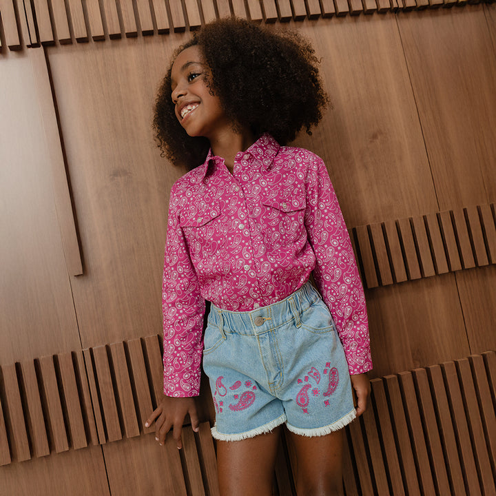 Short De Jean Azul Claro Con Bordado De Bacterias Fucsia Para Niña