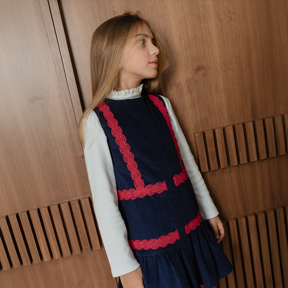 Franela De Algodón Blanco Manga Larga Cuello Tortuga Con Detalle En Eyelet Para Niña