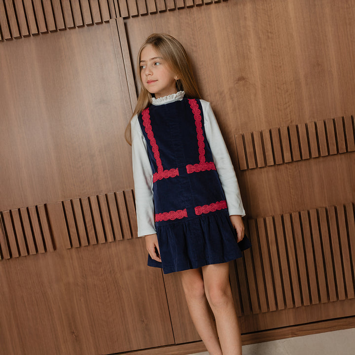 Vestido De Corduroy Azul Marino Con Guipur Rojo Para Niña