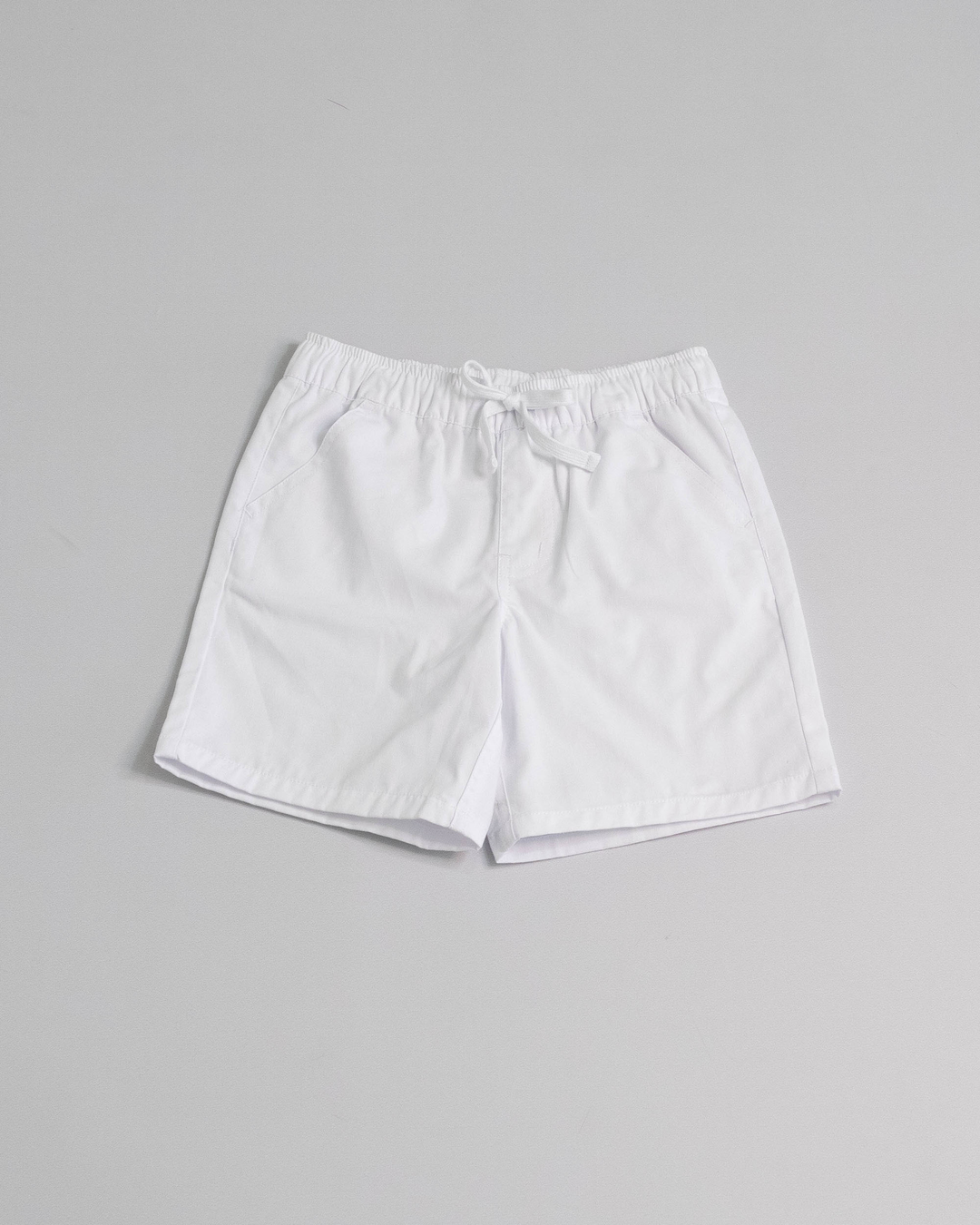 Short blanco con ajustador