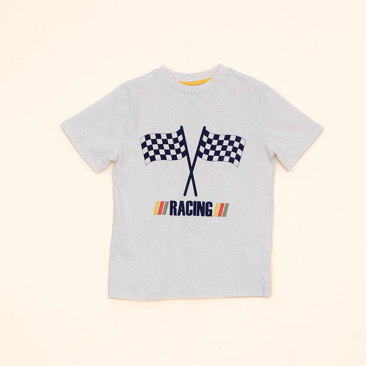 Franela Color Hueso de Algodón con Gráfico de Carrera para Niño