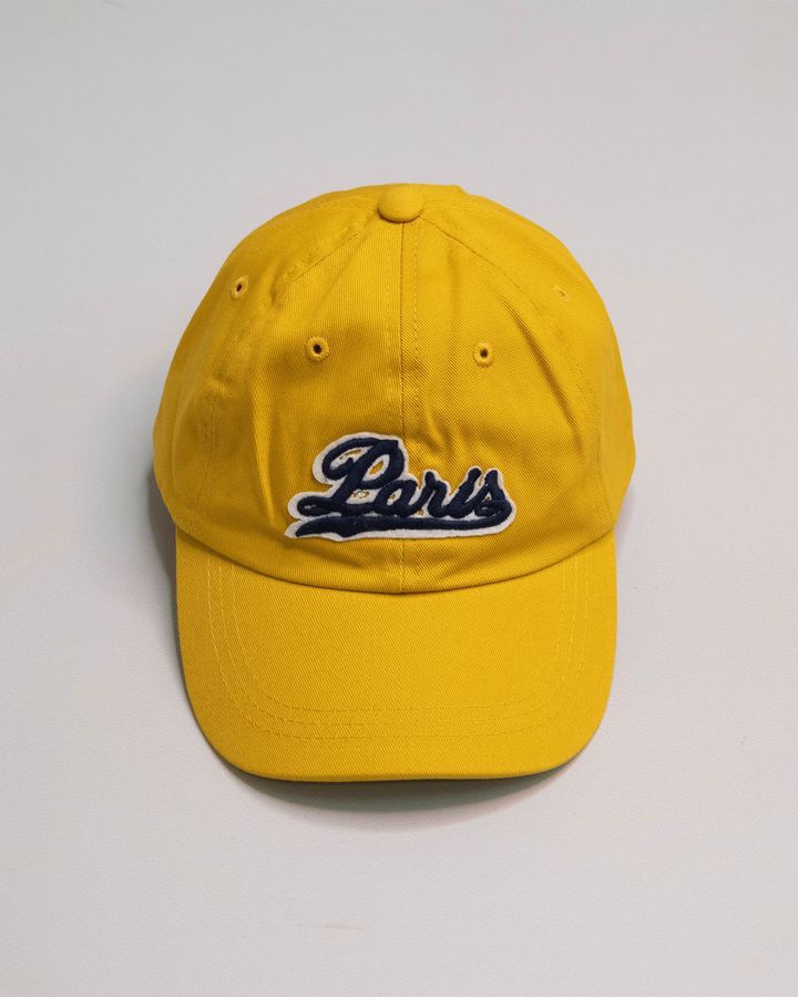 Gorra mostaza con parche borado