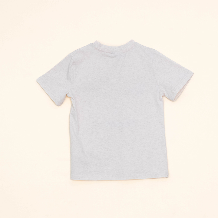 Franela Color Hueso de Algodón con Gráfico de Carrera para Niño
