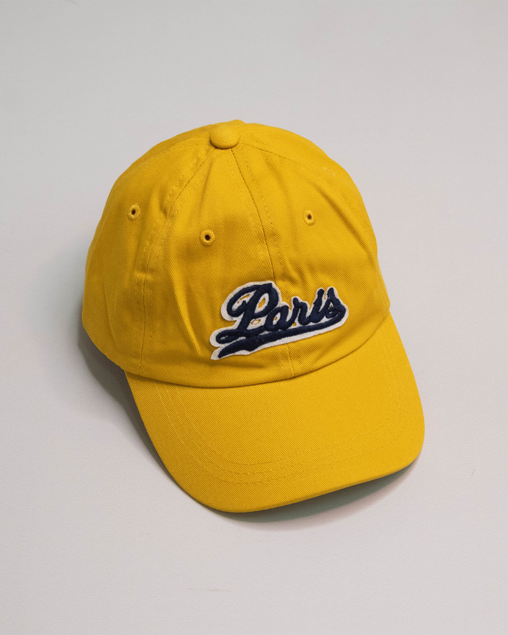 Gorra mostaza con parche borado