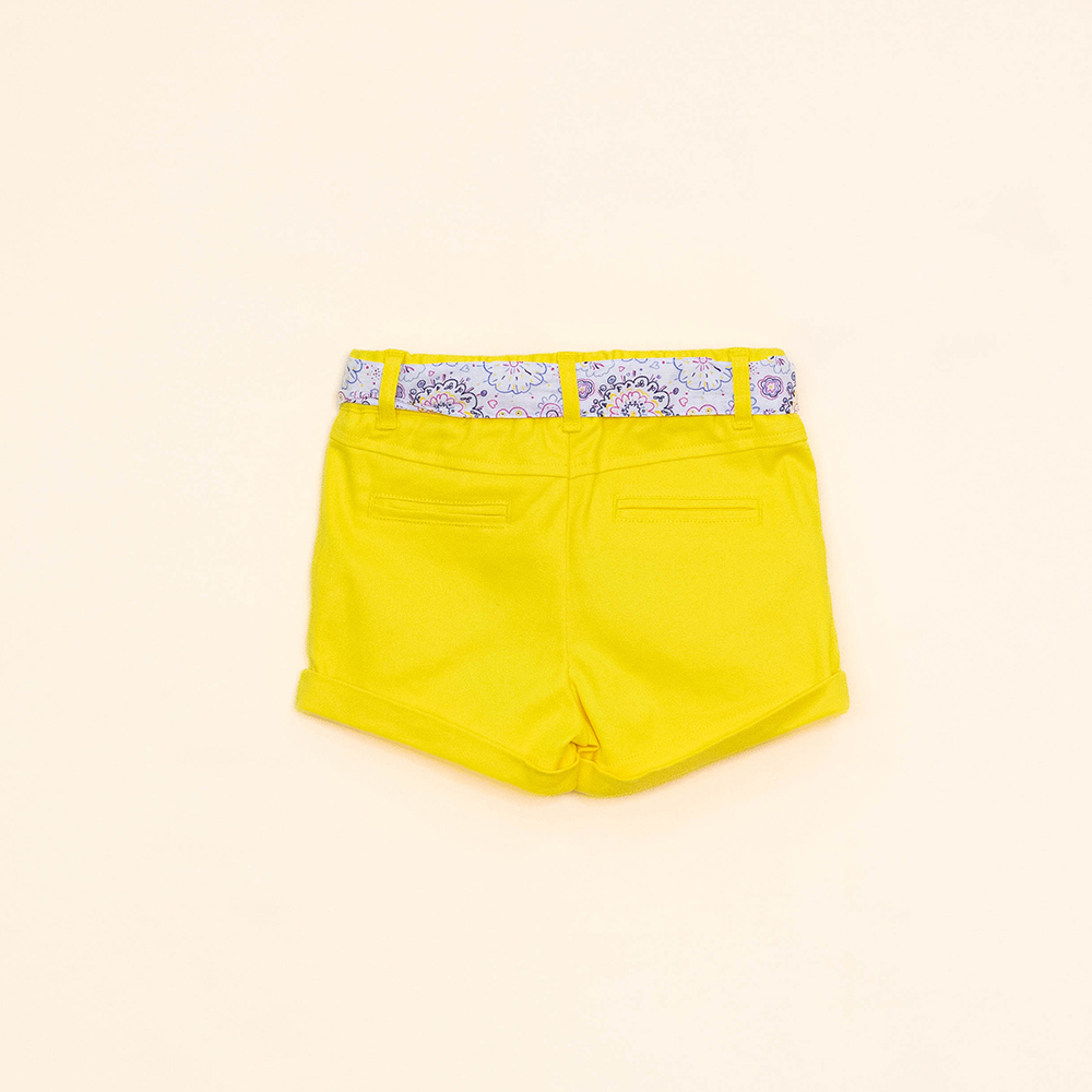 Short Amarillo de Twill con Cinturón Estampado Multicolor para Bebé Niña