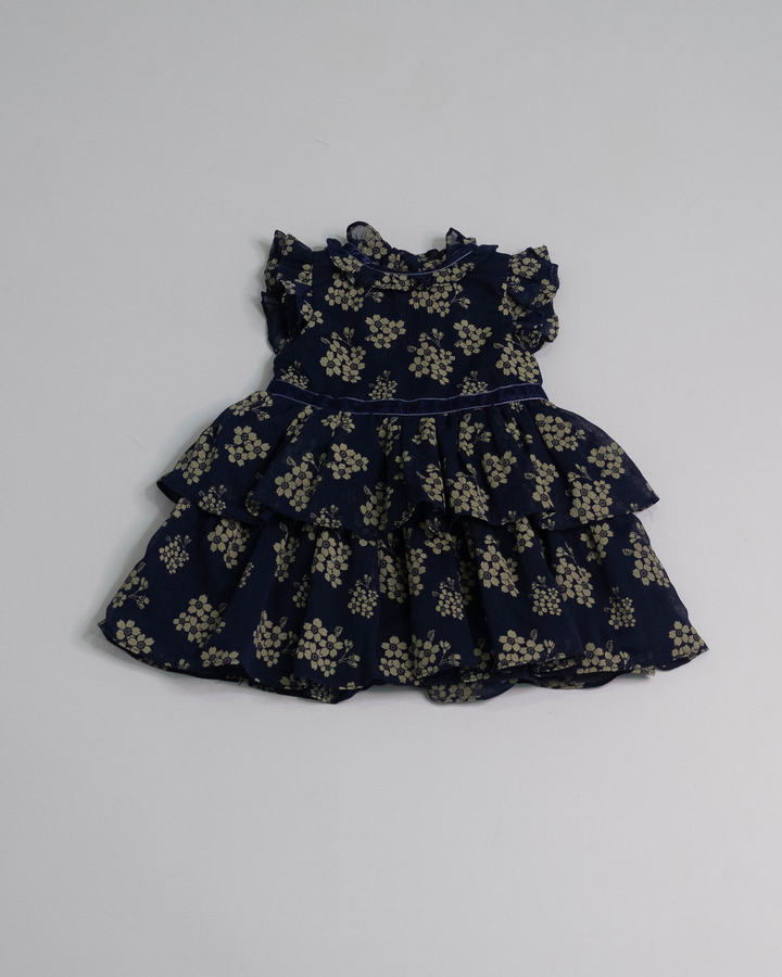 Vestido con estampado de flores metalizadas