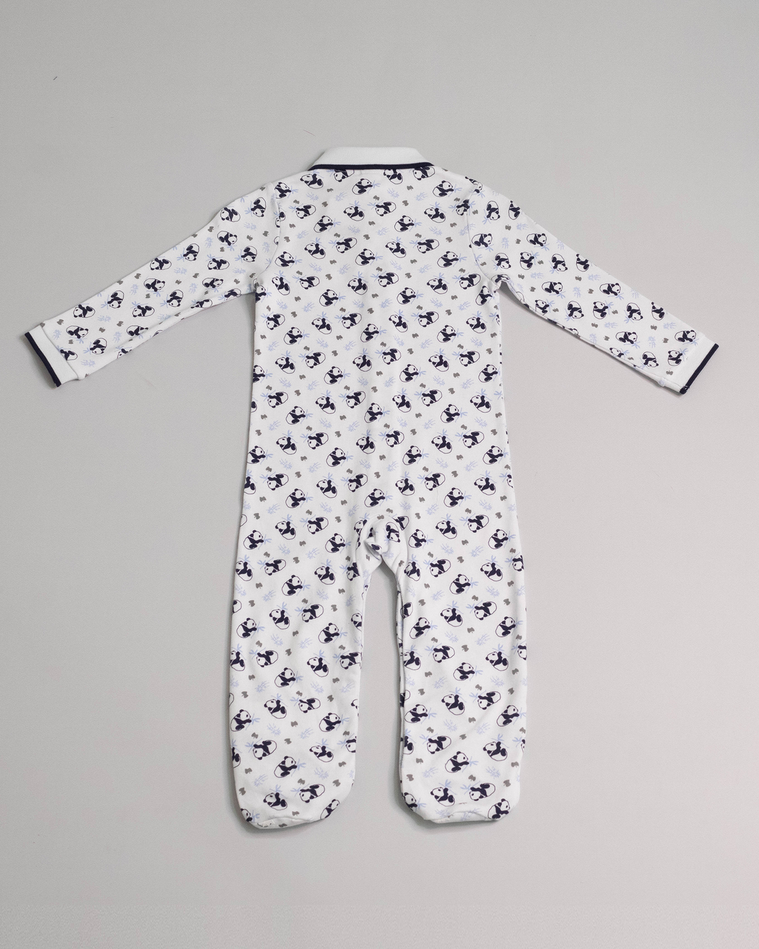Pijama de algodón con estampado de pandas y botones en la parte de adelante