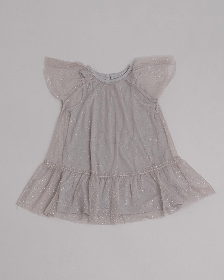 Vestido gris con tull y estampado plateado