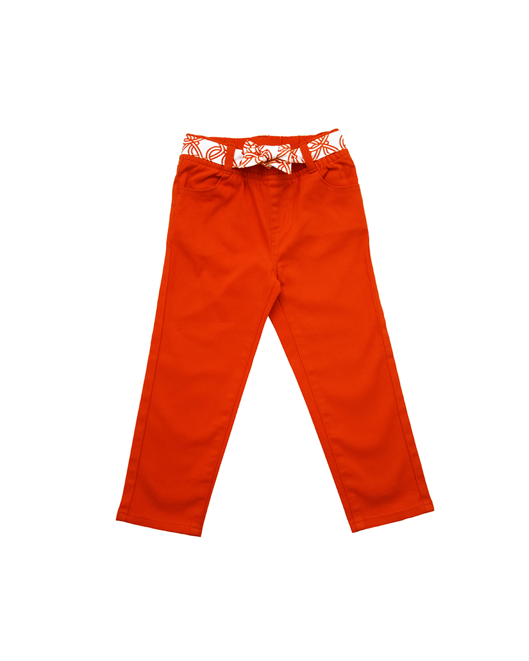 Pantalón anaranjado con cinturón