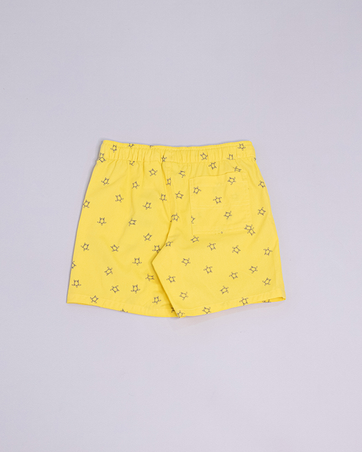 Short amarillo con tortugas y elástico en la cintura