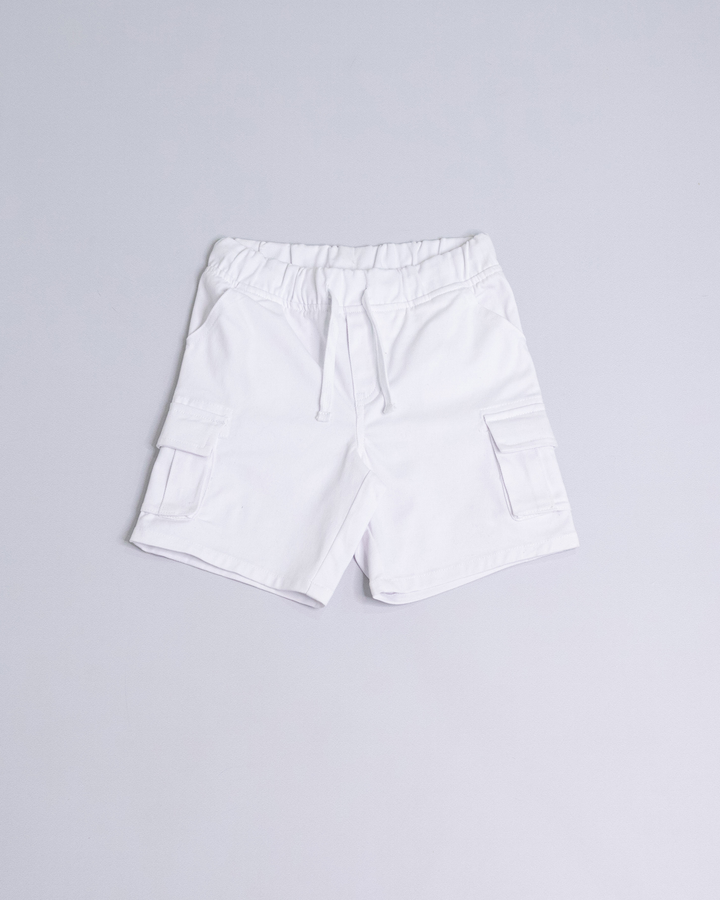 Short blanco con bolsillos y elástico en la cintura