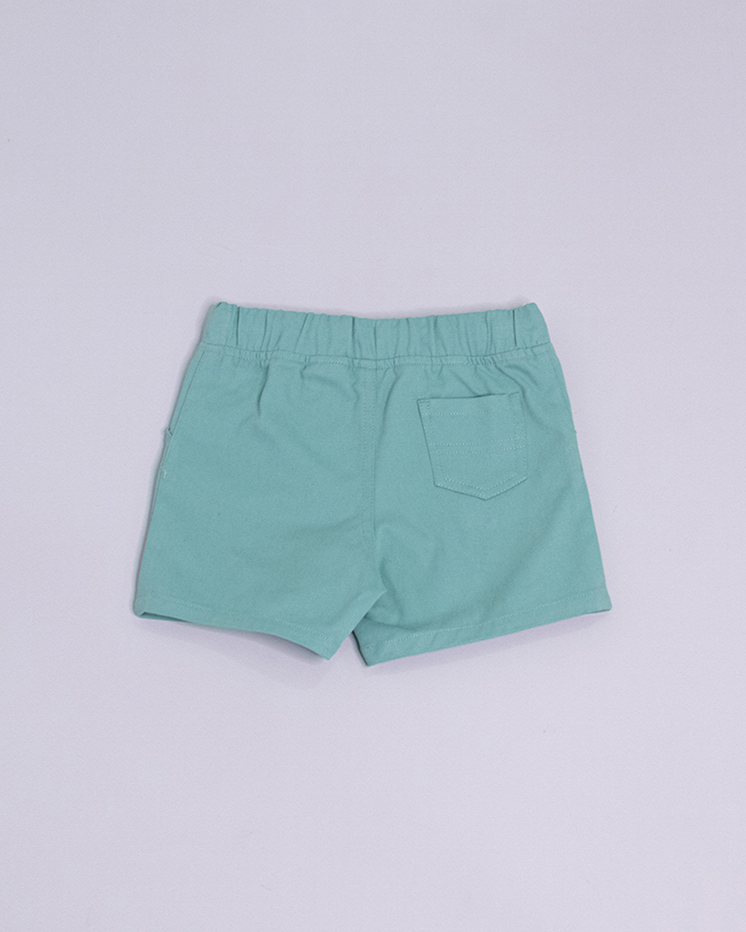 Short verde con elástico en la cintura