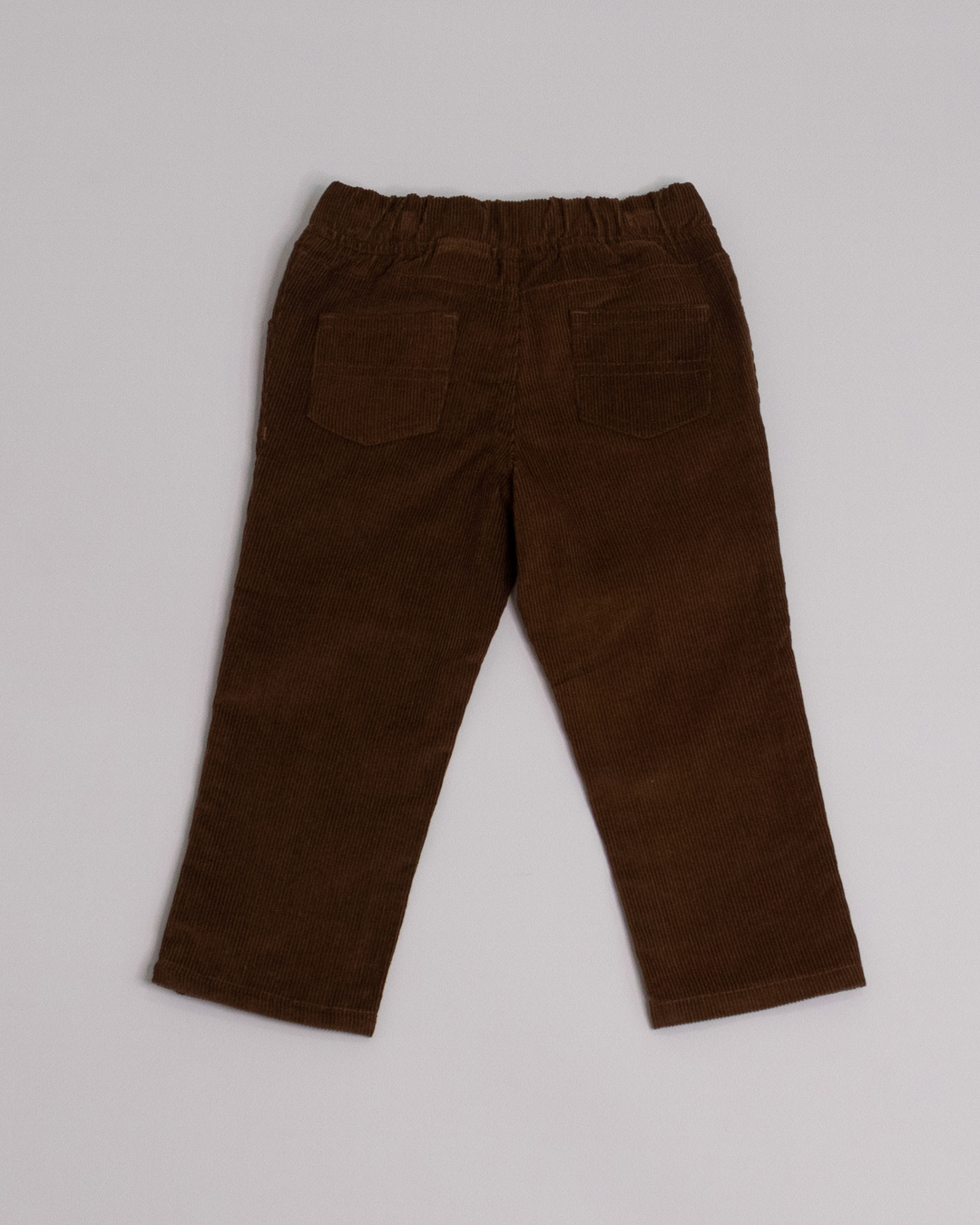 Pantalón de corduroy marrón con elástico en la cintura