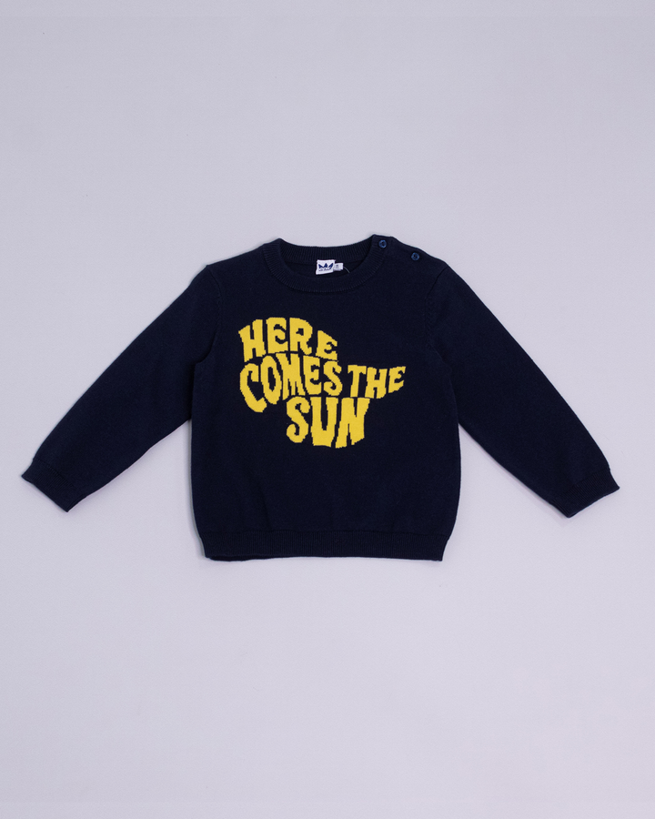 Suéter azul marino con gráfico ¨Here comes the sun¨