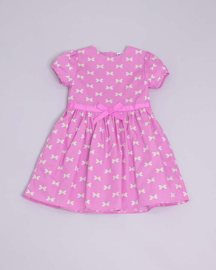 Vestido rosado con libélulas