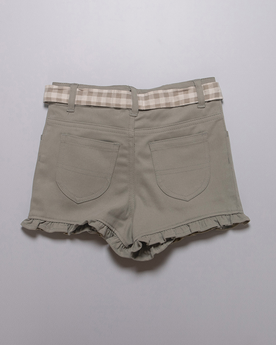 Short verde con cinturon de vichy