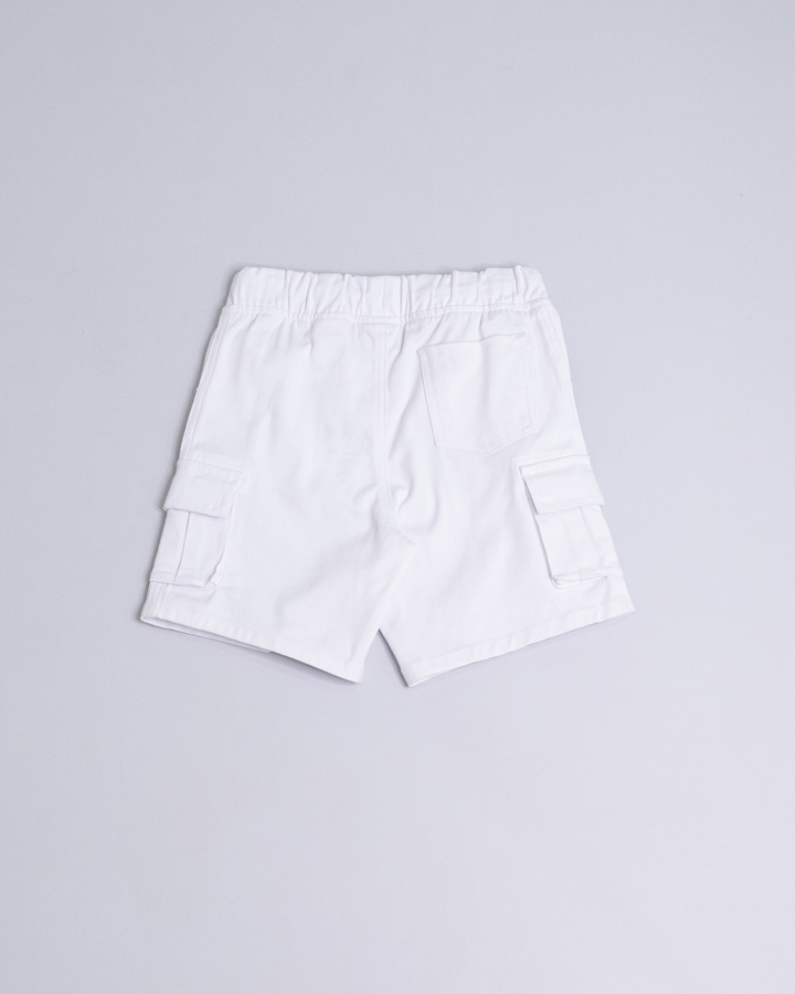 Short blanco con bolsillos y elástico en la cintura