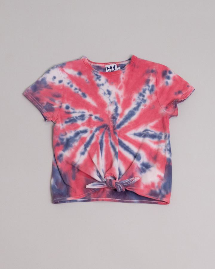 Franela tie dye azul, blanco y rojo