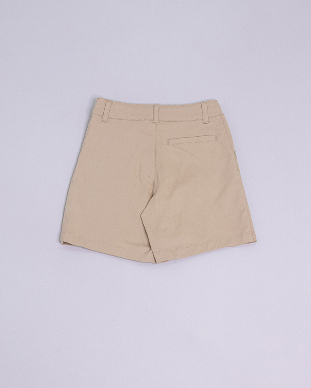 Short beige con bolsillos