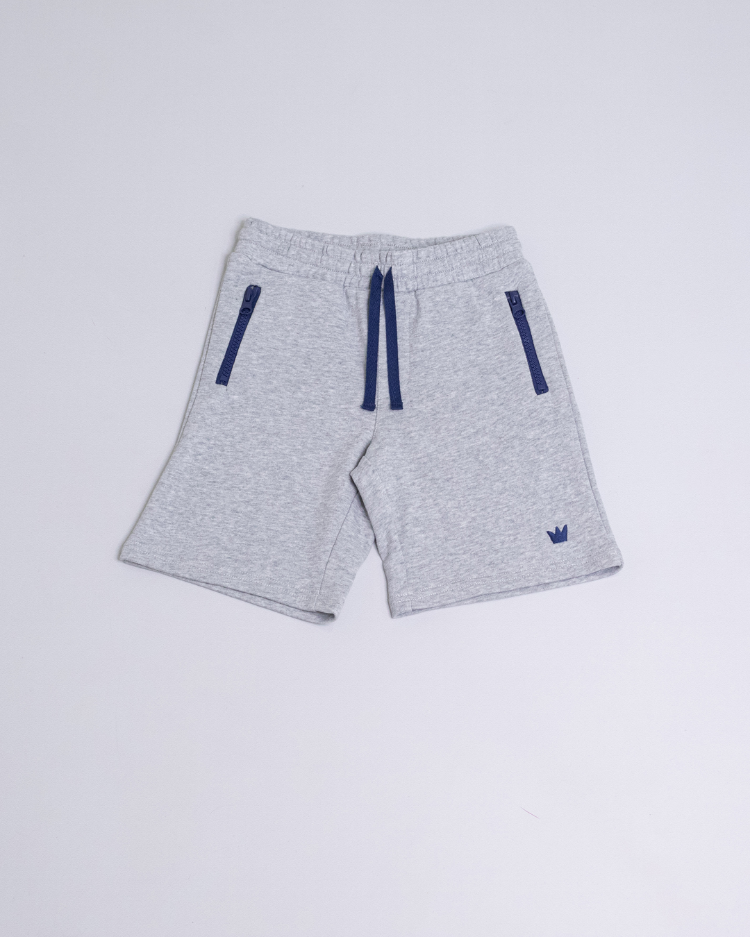 Short de jogging gris con cierres en los bolsillos azul marino