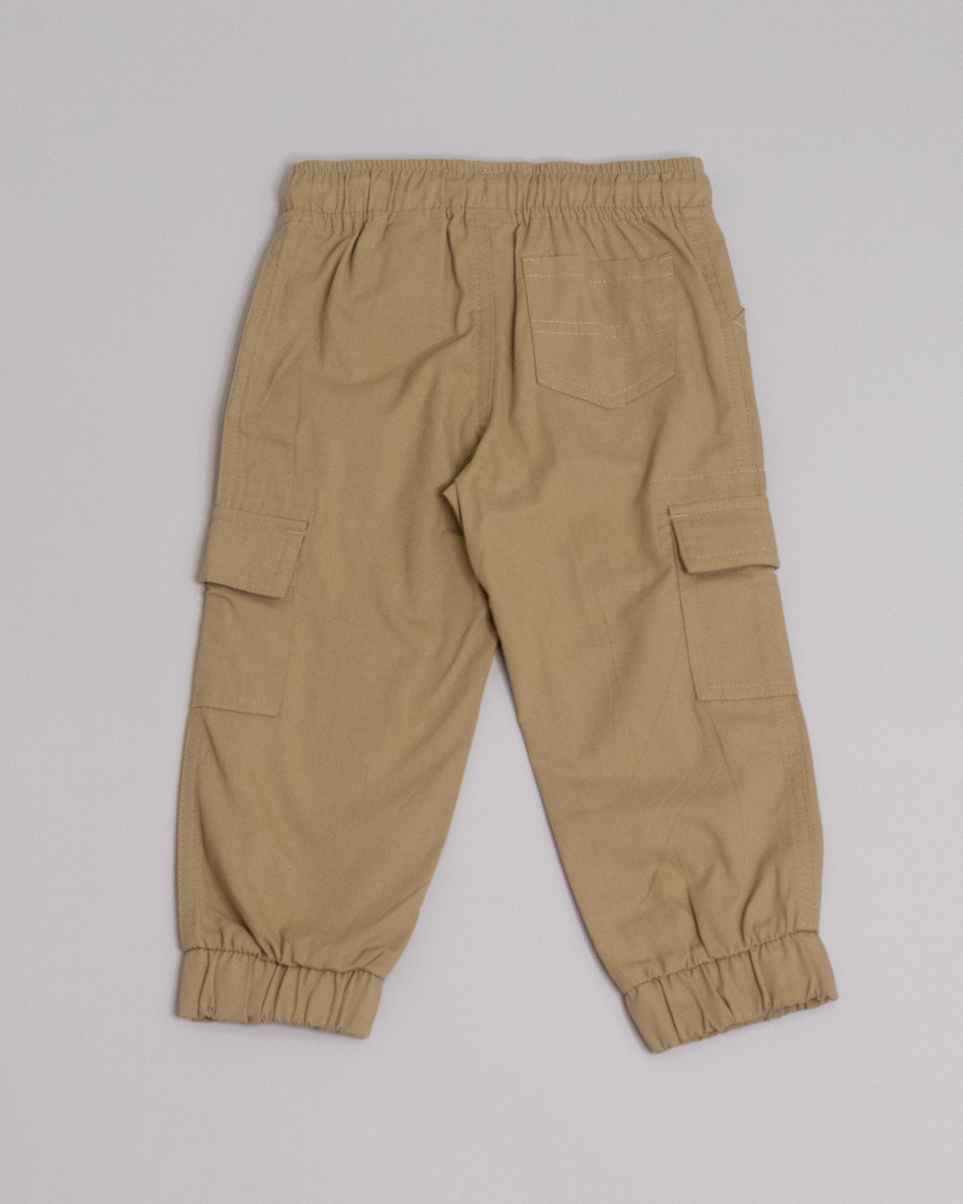 Pantalón cargo khaki